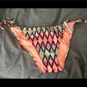 NWT Victoria’s Secret cheeky string bikini Sz L